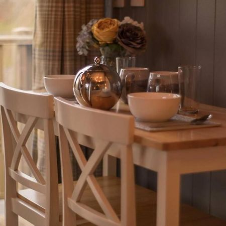 The Treehouse - Sleeps 4 Villa Old Leake Bagian luar foto