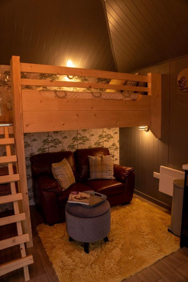 The Treehouse - Sleeps 4 Villa Old Leake Bagian luar foto