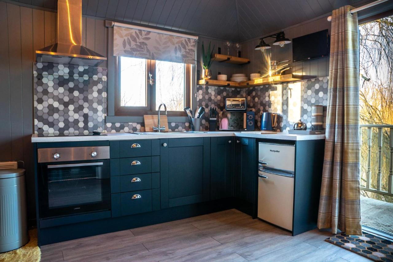 The Treehouse - Sleeps 4 Villa Old Leake Bagian luar foto