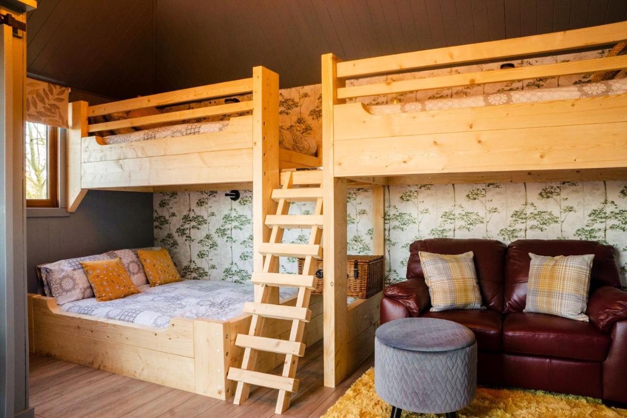 The Treehouse - Sleeps 4 Villa Old Leake Bagian luar foto
